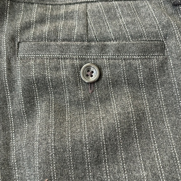 No Boundaries Women’s Pinstripe casual business pants. Size 5 gray - Picture 10 of 11